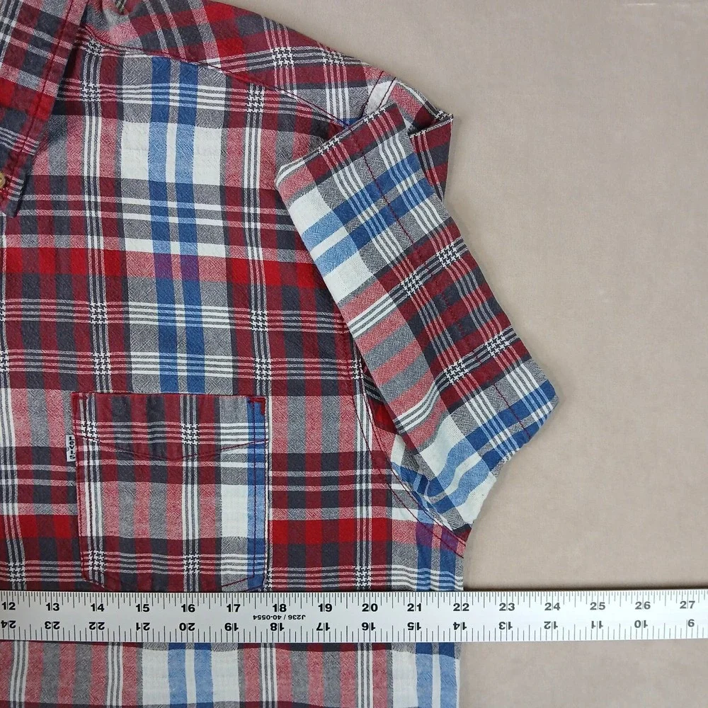Levis XL Mens Shirt Chambray Short Sleeve 22x28 Plaid Casual‎ Fits A Medium